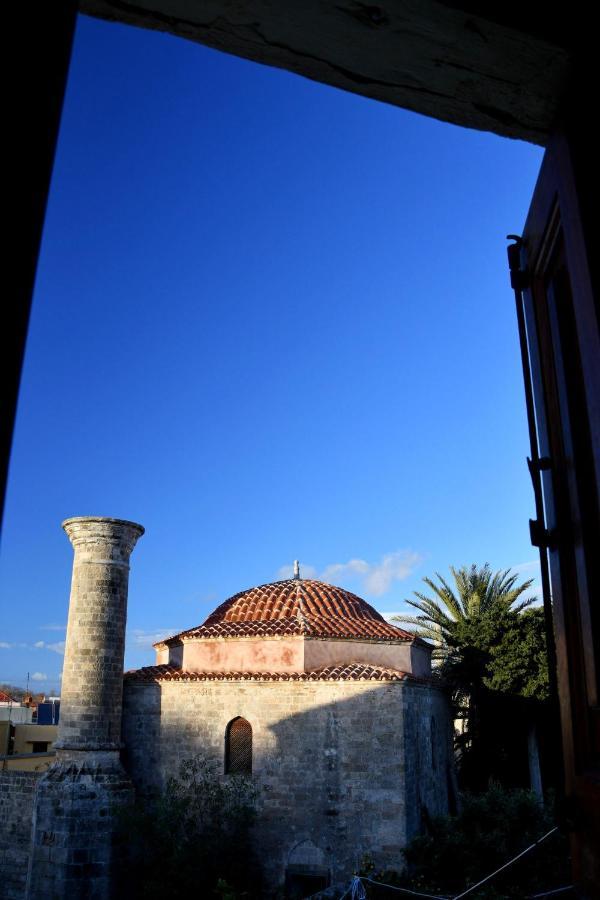 The Three Story Old Town House Vakantiehuis Rhodes City
